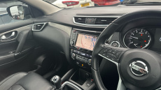 Nissan Qashqai 1.3 DiG-T N-Motion 5dr Petrol Hatchback